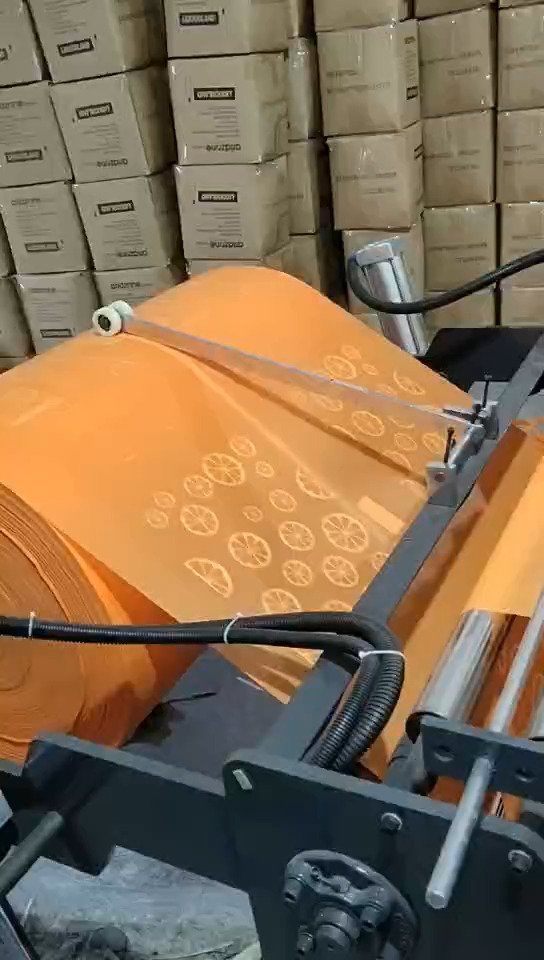 T-shirt bag production machine